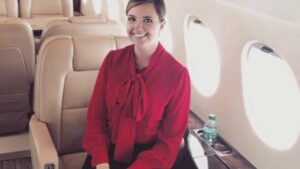 How to become a corporate flight attendant