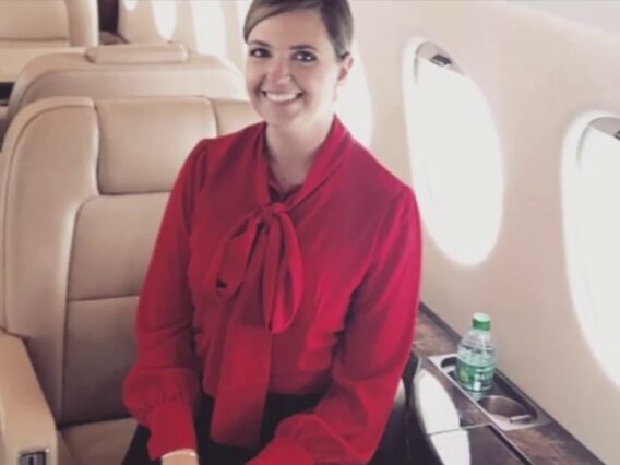 How to become a corporate flight attendant